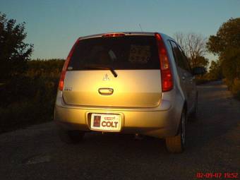 2004 Mitsubishi Colt Pictures