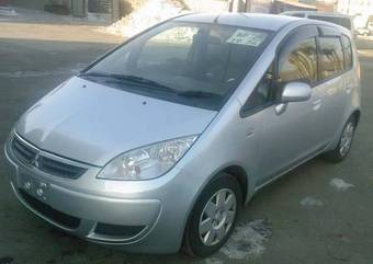 2004 Mitsubishi Colt Photos