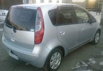 2004 Mitsubishi Colt Pictures