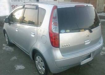 2004 Mitsubishi Colt Photos