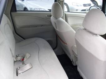 2004 Mitsubishi Colt Photos