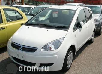 2004 Mitsubishi Colt Photos