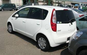 2004 Mitsubishi Colt Pictures