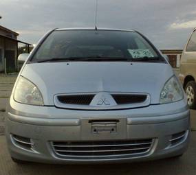 2004 Mitsubishi Colt Pictures