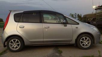 2004 Mitsubishi Colt Photos