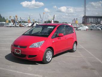 2004 Mitsubishi Colt Pictures