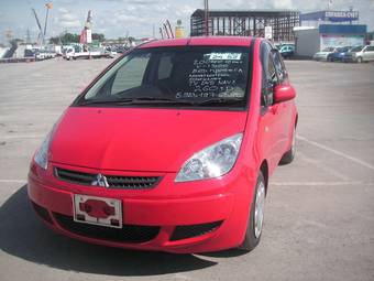 2004 Mitsubishi Colt Photos