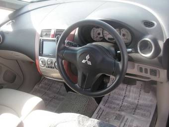 2004 Mitsubishi Colt Pics
