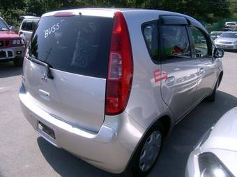 2004 Mitsubishi Colt Pictures