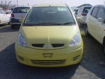 2004 Mitsubishi Colt Pictures