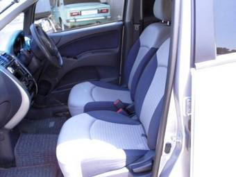 2004 Mitsubishi Colt Images