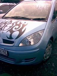 2004 Mitsubishi Colt Pictures