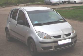 2004 Mitsubishi Colt Photos
