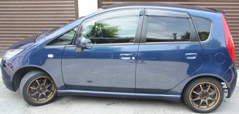 2004 Mitsubishi Colt Pictures