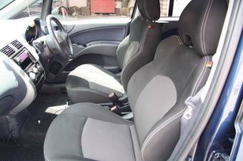 2004 Mitsubishi Colt Photos