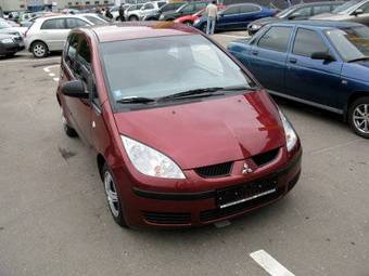 2004 Mitsubishi Colt Pictures