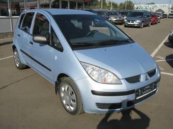 2004 Mitsubishi Colt Photos