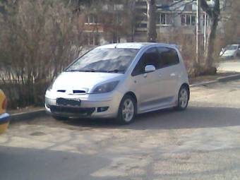 2004 Mitsubishi Colt Pictures