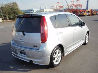 2004 Mitsubishi Colt Photos