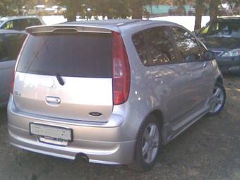 2004 Mitsubishi Colt Pictures