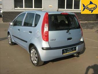 2004 Mitsubishi Colt Photos