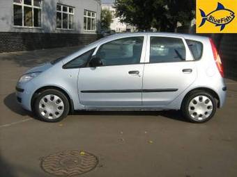 2004 Mitsubishi Colt Photos