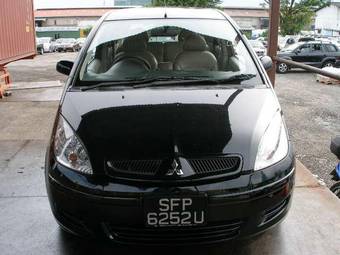 2004 Mitsubishi Colt Photos