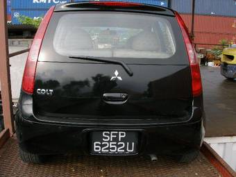 2004 Mitsubishi Colt Photos