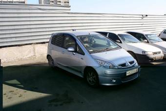 2004 Mitsubishi Colt Pictures