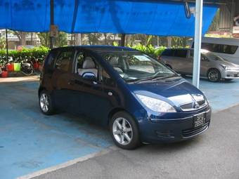 2004 Mitsubishi Colt Photos