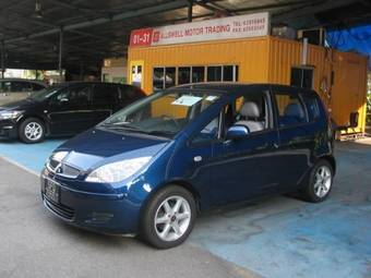 2004 Mitsubishi Colt Pictures