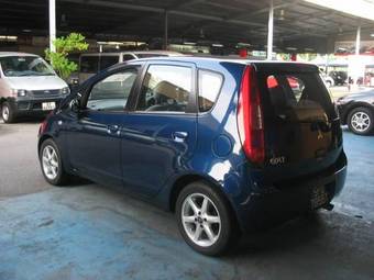 2004 Mitsubishi Colt Photos