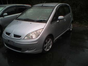 2004 Mitsubishi Colt Photos