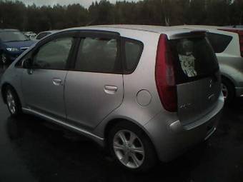 2004 Mitsubishi Colt Photos