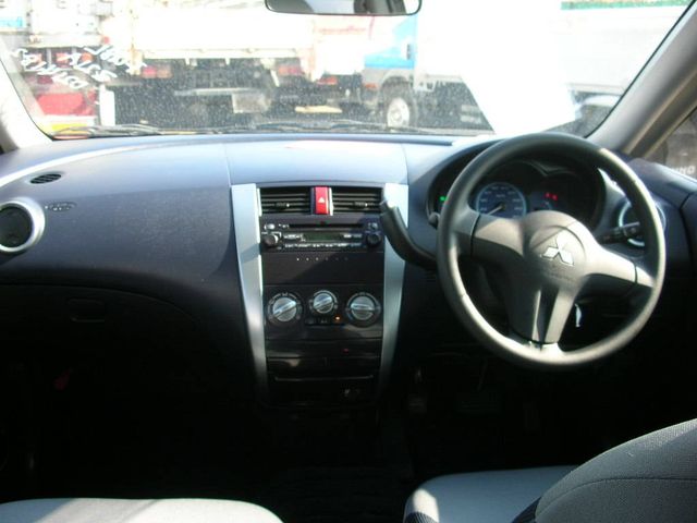2005 Mitsubishi Colt