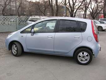 2005 Mitsubishi Colt Pictures