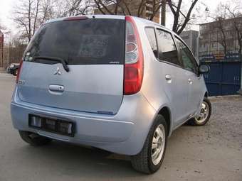 2005 Mitsubishi Colt Pictures
