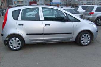 2005 Mitsubishi Colt Pictures