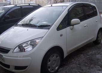 2005 Mitsubishi Colt Images