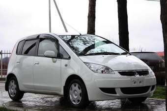 2005 Mitsubishi Colt Pictures