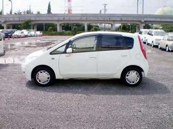 2005 Mitsubishi Colt Images