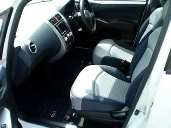 2005 Mitsubishi Colt Pictures