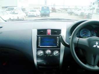 2005 Mitsubishi Colt Pictures