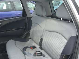 2005 Mitsubishi Colt Photos
