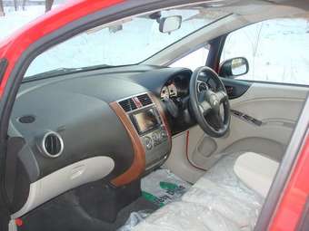 2005 Mitsubishi Colt Photos