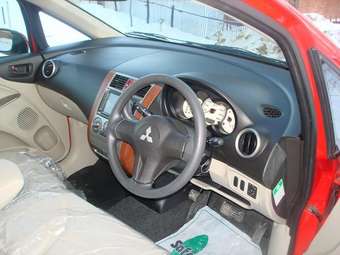 2005 Mitsubishi Colt Photos