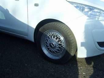 2005 Mitsubishi Colt Photos