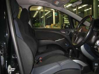 2005 Mitsubishi Colt Pictures
