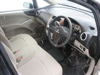 2005 Mitsubishi Colt Pictures