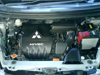 2005 Mitsubishi Colt Photos